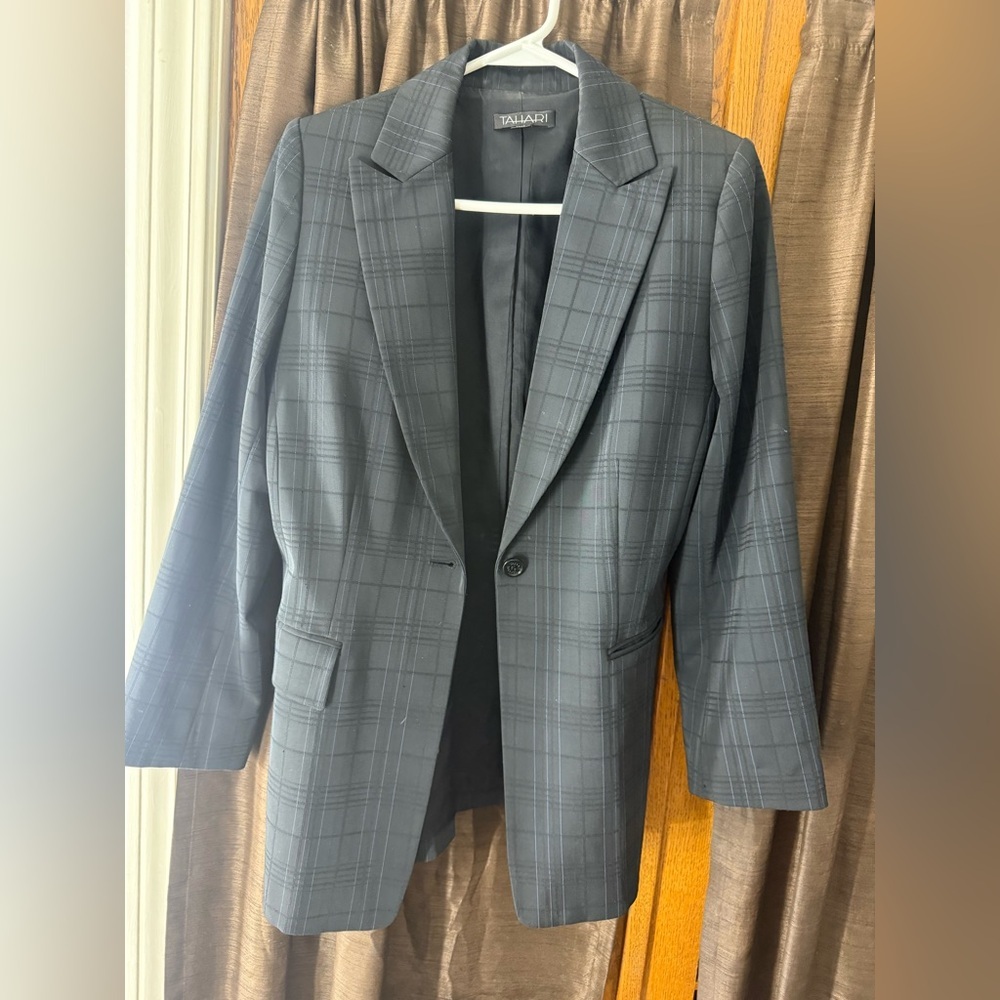 Tahari Gray Plaid Blazer